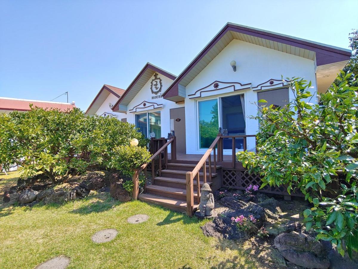 Gyulhouse Pension Seogwipo Bagian luar foto