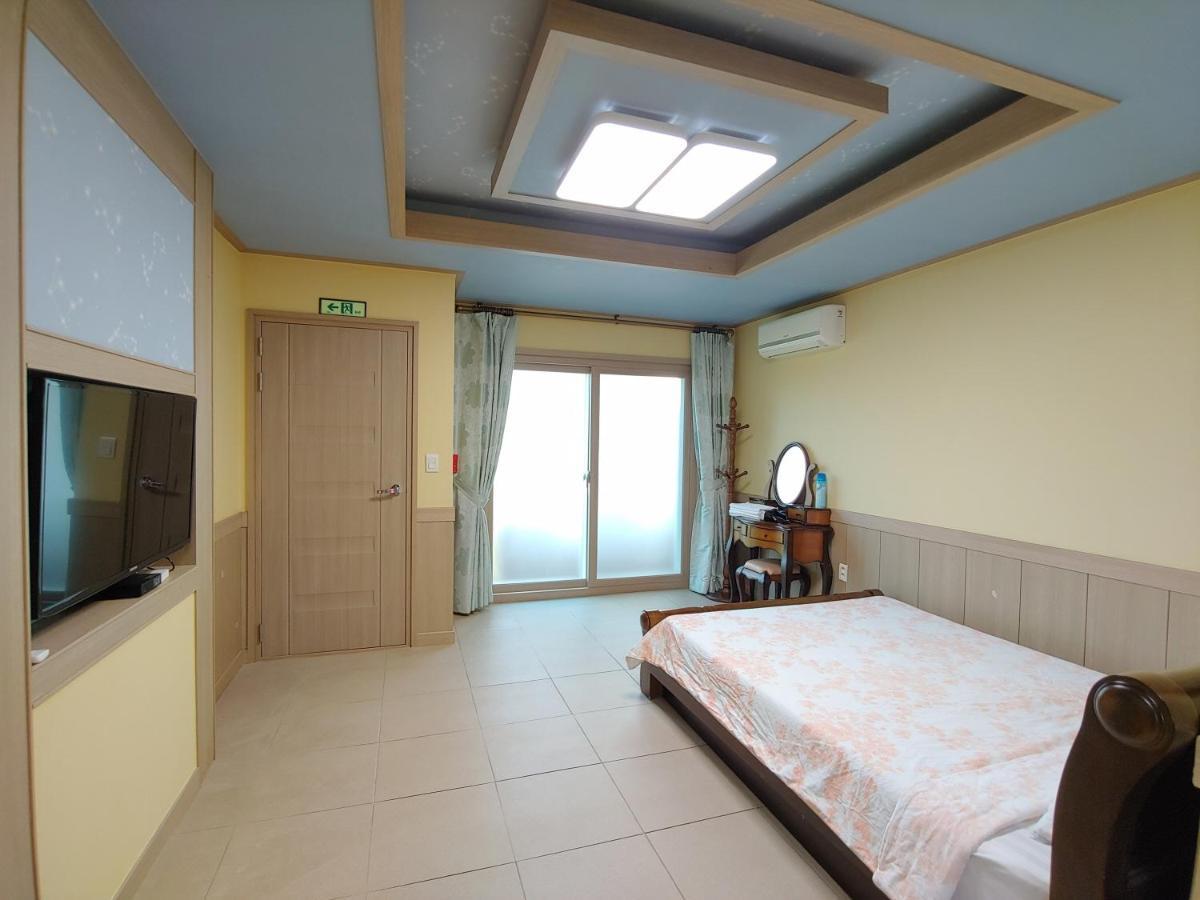 Gyulhouse Pension Seogwipo Bagian luar foto