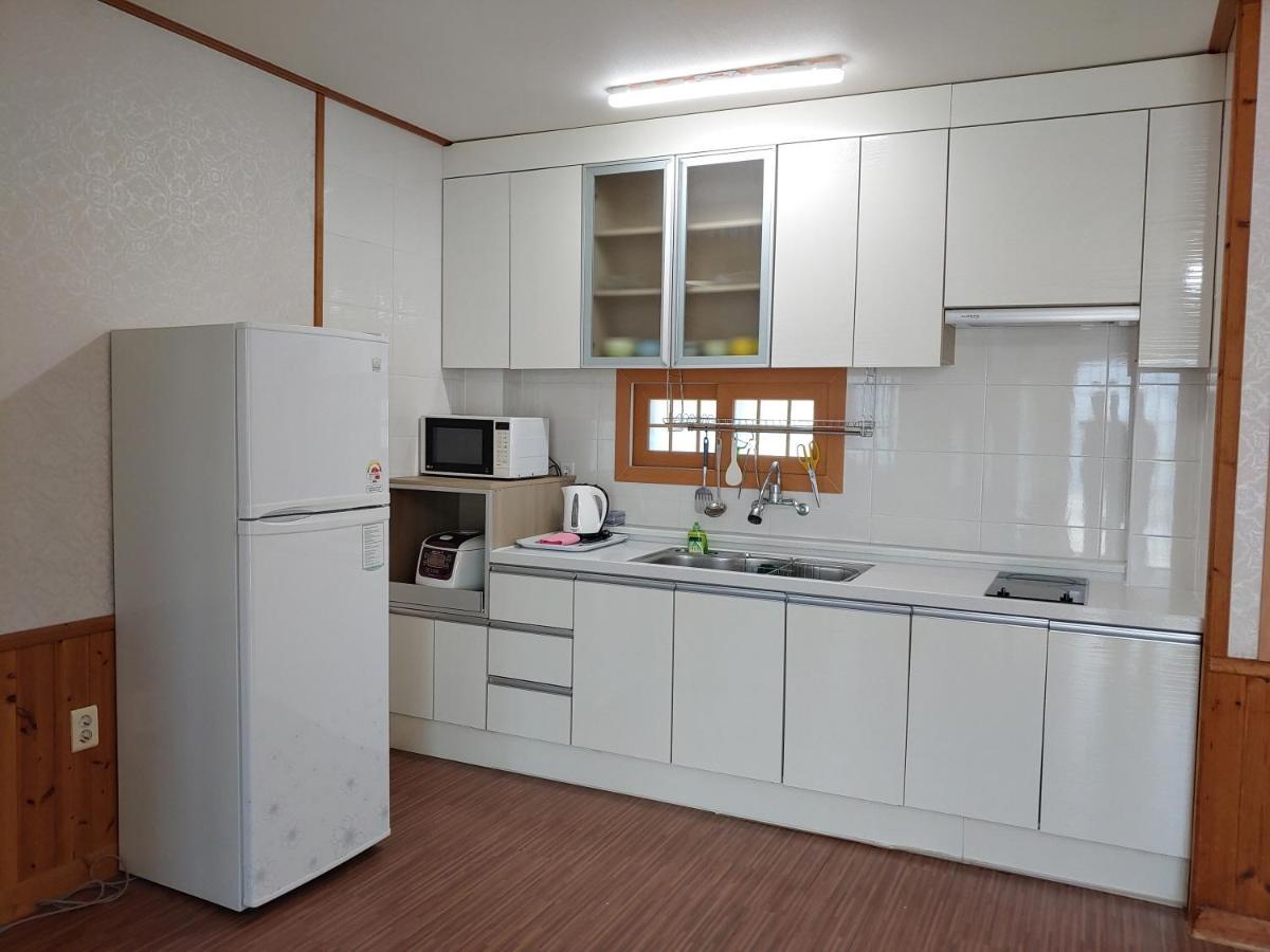 Gyulhouse Pension Seogwipo Bagian luar foto