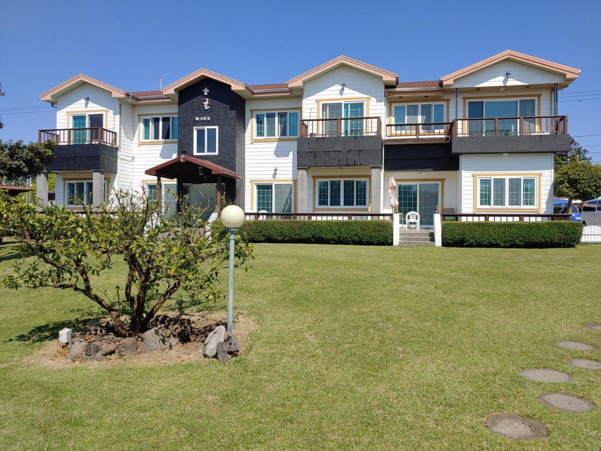 Gyulhouse Pension Seogwipo Bagian luar foto