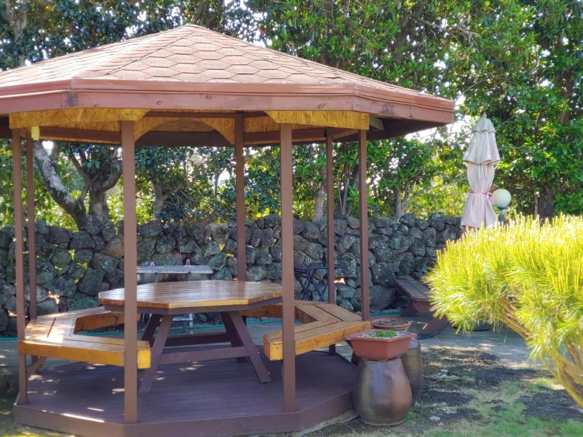 Gyulhouse Pension Seogwipo Bagian luar foto