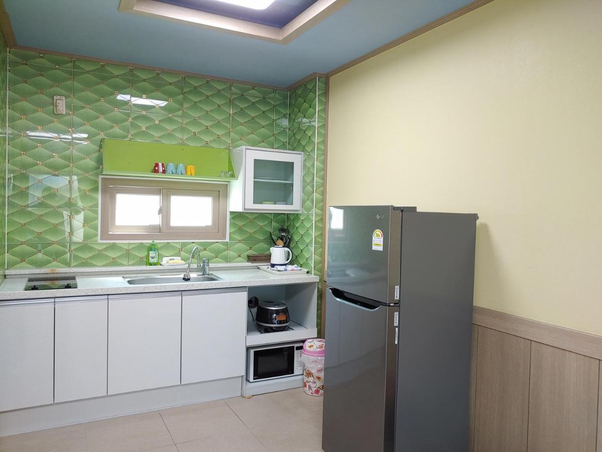 Gyulhouse Pension Seogwipo Bagian luar foto
