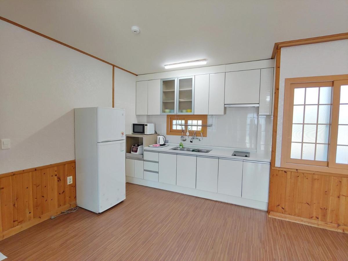 Gyulhouse Pension Seogwipo Bagian luar foto