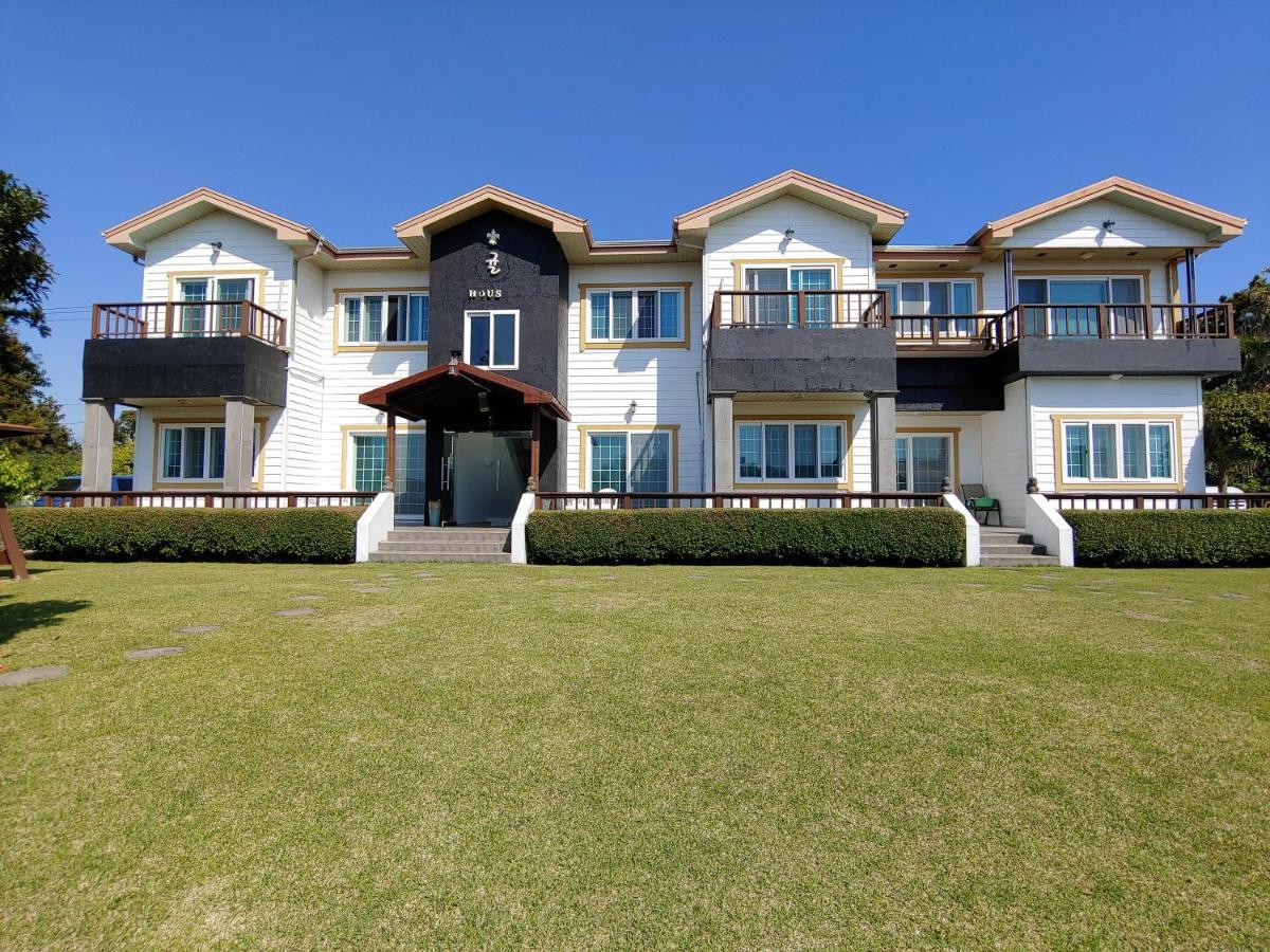 Gyulhouse Pension Seogwipo Bagian luar foto