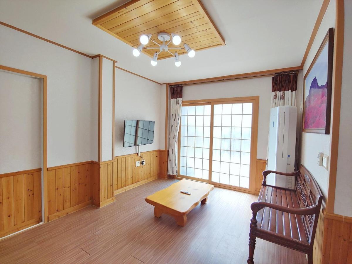 Gyulhouse Pension Seogwipo Bagian luar foto