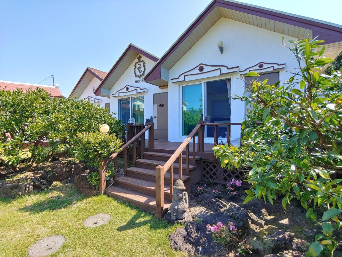 Gyulhouse Pension Seogwipo Bagian luar foto